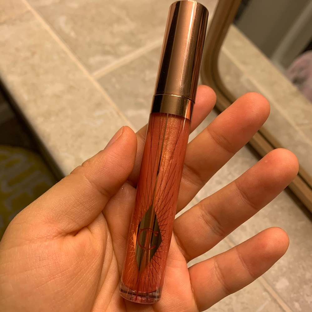 Charlotte Tilbury collagen lip gloss